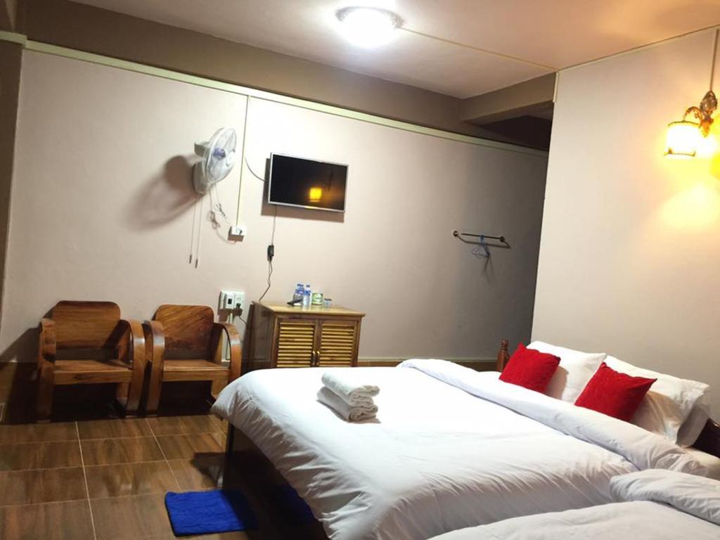 Happy River View Hotel Vang Vieng Exterior foto